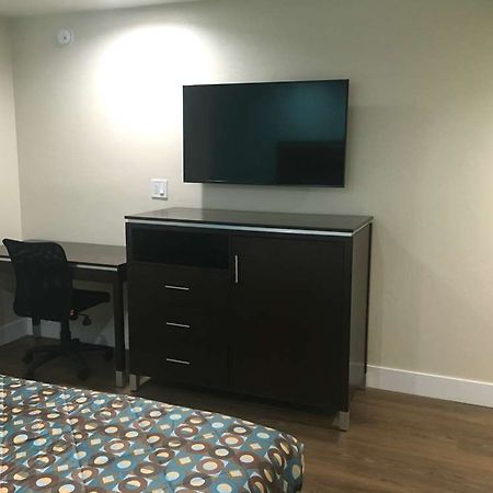 Vagabond Inn Executive - Bakersfield Downtowner Szoba fotó